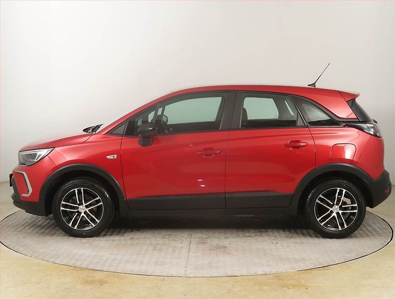 Opel Crossland X (2022) 1.2 Turbo, ČR,1.maj - fotka 3 z 17