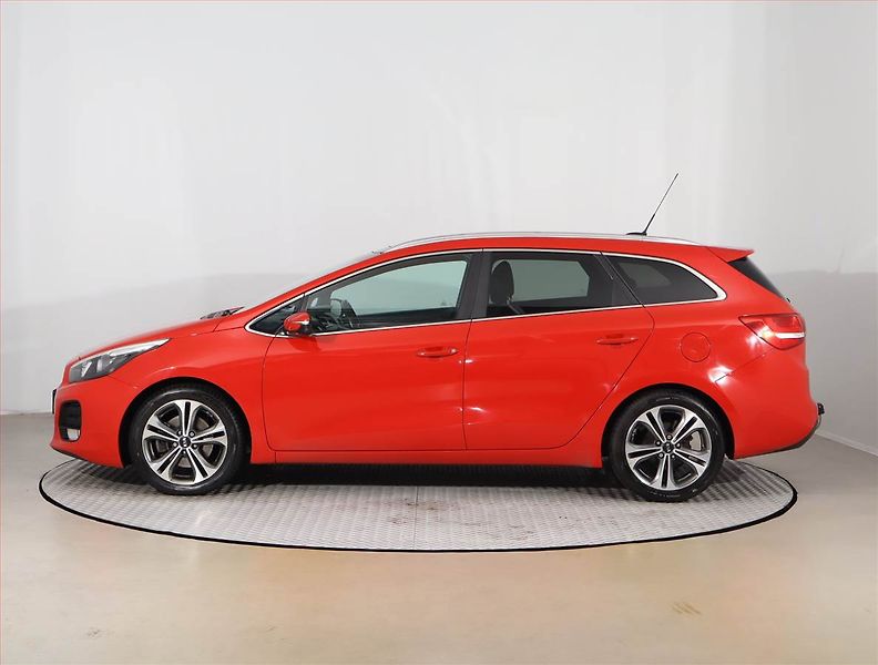 Kia Ceed (2016) 1.6 CRDi, Automat, Navi - fotka 3 z 22
