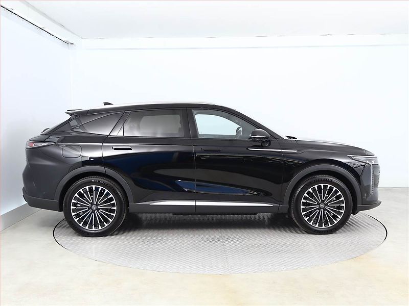 Omoda 9 (2026) SHS 1.5 PHEV - fotka 6 z 28