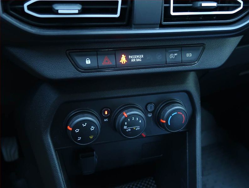 Dacia Sandero (2023) 1.0 TCe, LPG, ČR,1.maj - fotka 16 z 20