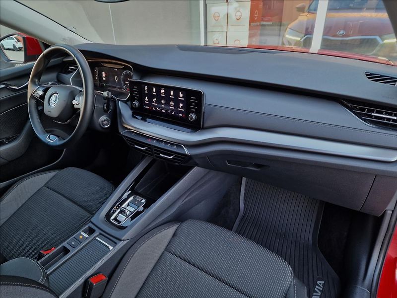 Škoda Octavia 2.0 TDI DSG,původ ČR,1.Maj - fotka 13 z 50