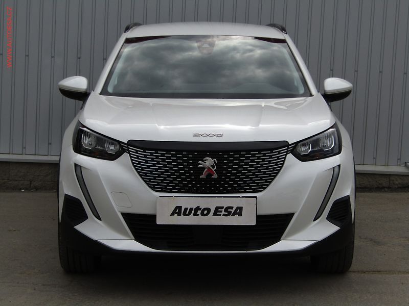 Peugeot 2008 (2021) 1.2PT, Allure - fotka 2 z 22