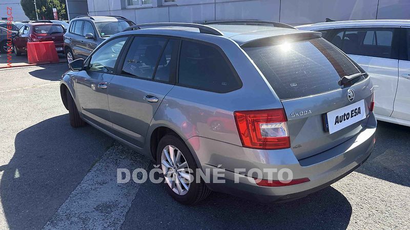 Škoda Octavia (2013) 1.6TDi, ČR, Ambition - fotka 2 z 3