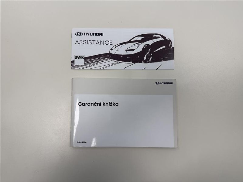 Hyundai i30 1,4 i  WG Trikolor Komfort - fotka 24 z 28