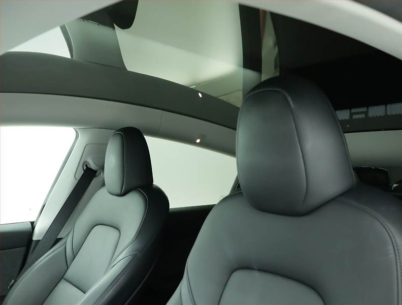 Tesla Model Y (2023) Long Range AWD 79kWh, SoH 94% - fotka 19 z 21