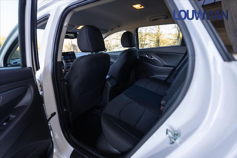 Hyundai i30 1,5 T-GDI Smart MHEV - fotka 16 z 22