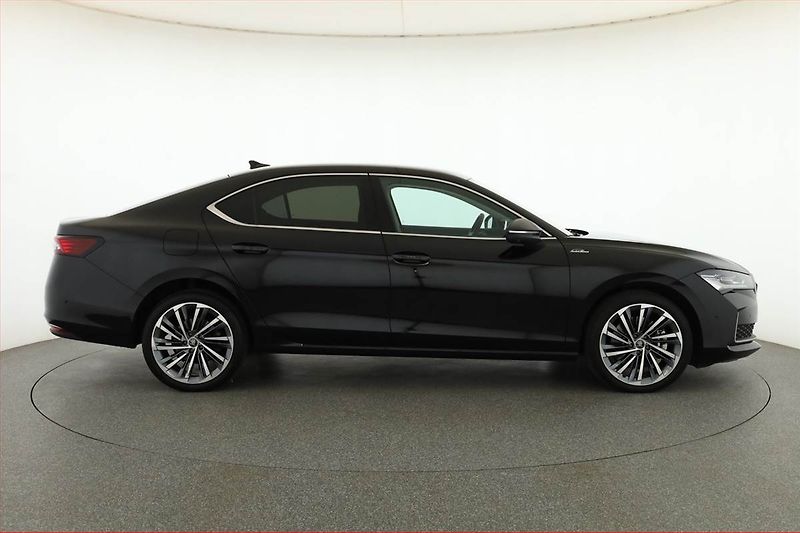Škoda Superb (2025) 2.0 TDI - fotka 6 z 21