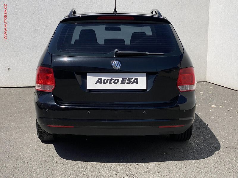 Volkswagen Golf (2009) 1.6i, Trendline - fotka 5 z 14