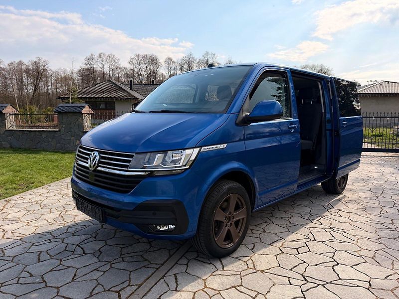 Volkswagen Caravelle (2023) T6.1 2.0TDI 110kW DSG 7MÍST - fotka 7 z 14