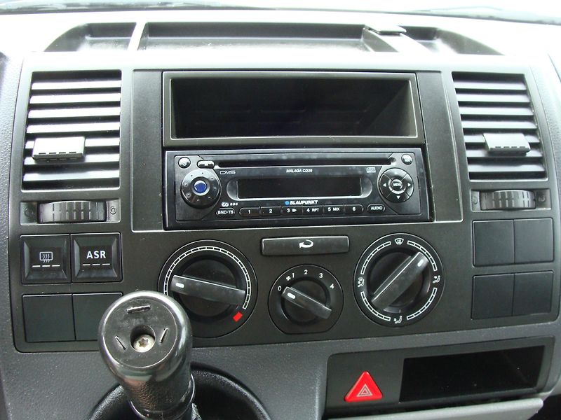 Volkswagen Transporter 1.9 TDi, 6 míst, valník - fotka 11 z 18