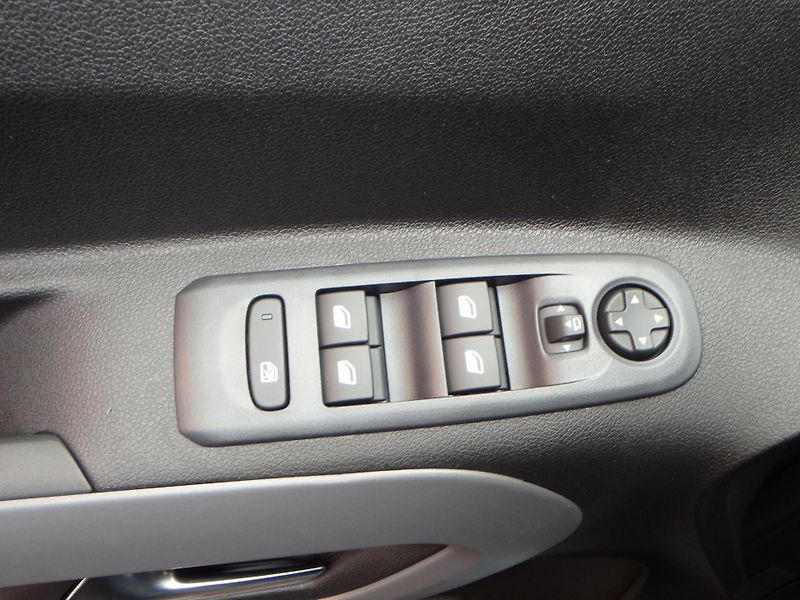 Toyota ProAce City Verso Family 1.5 d 130-Long,8aut. - fotka 21 z 23