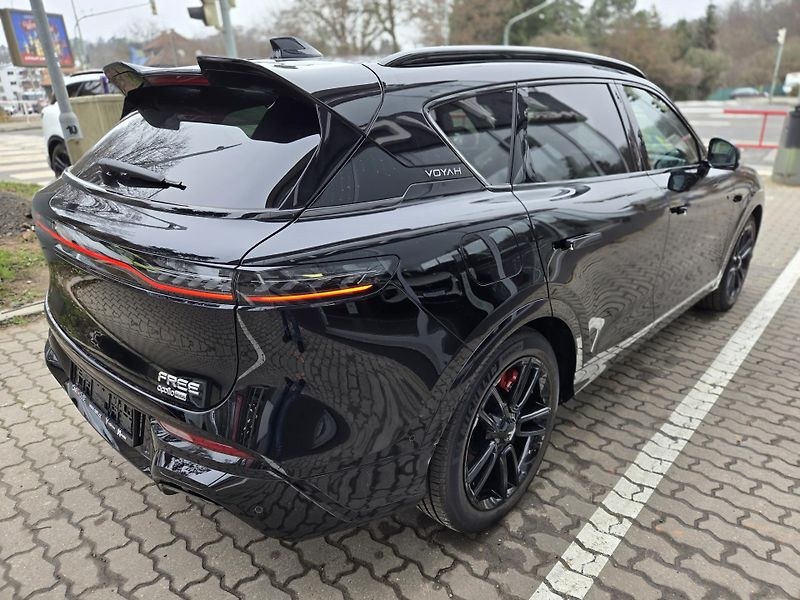 Voyah FREE 318 REV (2025) REV 318 AWD Hybrid - fotka 5 z 18