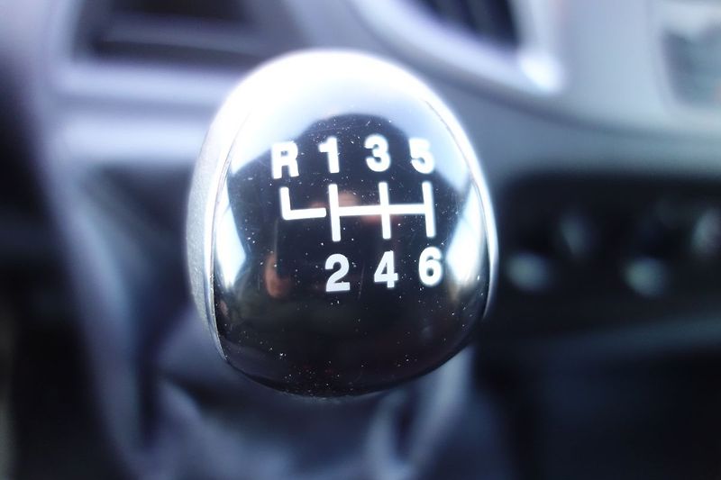 Ford Transit 2,2TDCi 8 míst !! Po rozvodech - fotka 14 z 27