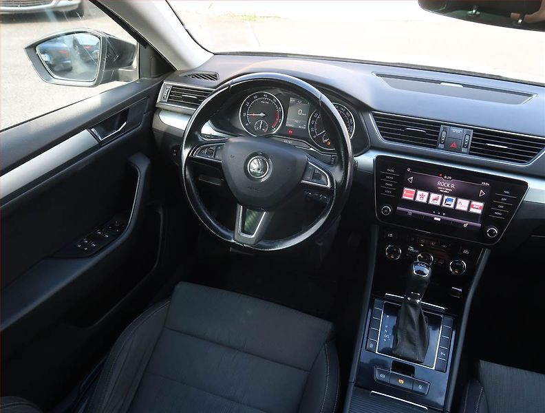 Škoda Superb (2018) Ambition 1.5 TSI, Automat - fotka 7 z 23