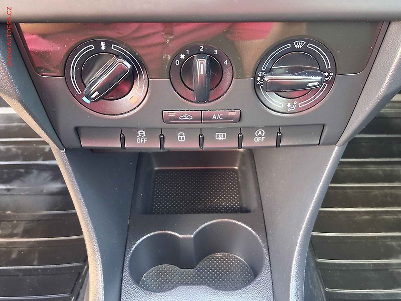 Škoda Rapid (2019) 1.0TSi, 1.maj,ČR, Active - fotka 13 z 15