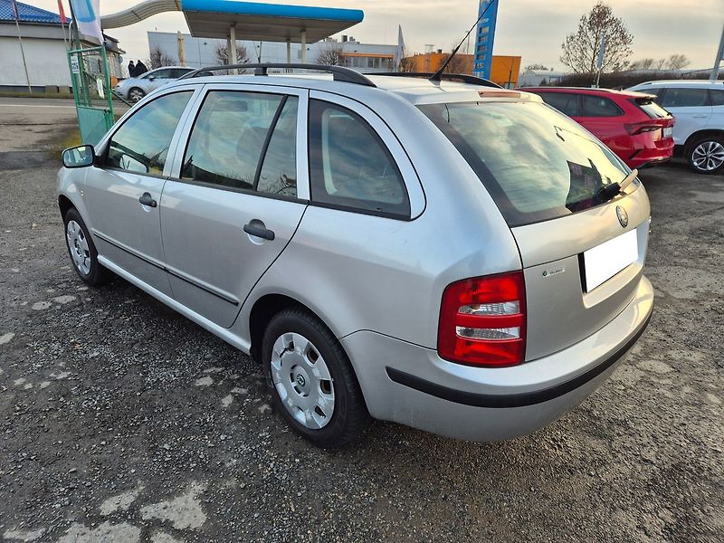 Škoda Fabia Combi 1,2 HTP 47kW, CZ, 1. maj - fotka 7 z 14