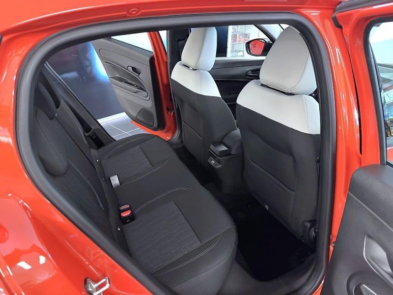 Fiat 600 (2026) 1.2 Turbo 100k MT6 Icon *o2* - fotka 9 z 19
