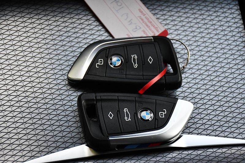 BMW i4 eDrive40 M-SPORT HUD 1.M TAŽNÉ - fotka 41 z 44
