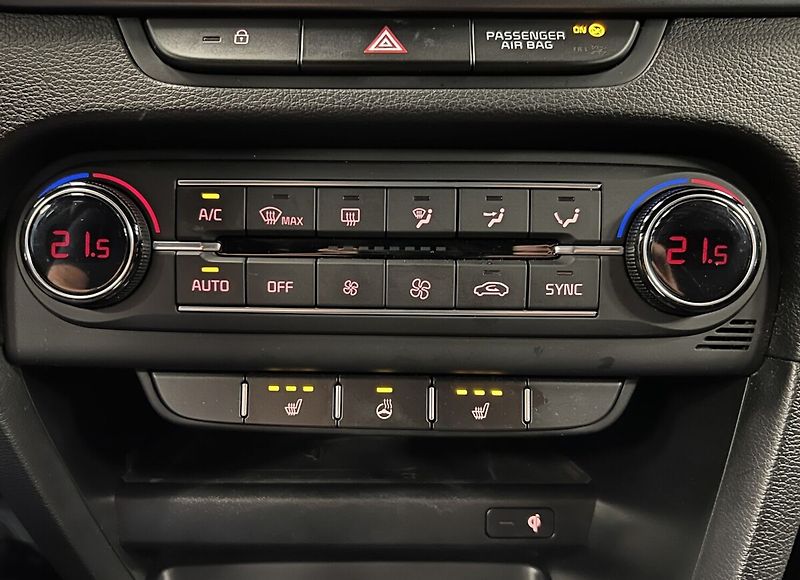 Kia Ceed T-GDI Exclusive SW - fotka 6 z 17
