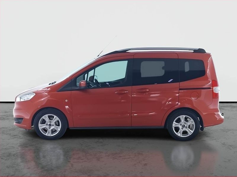 Ford Tourneo Courier (2017) Titanium 1.0 EcoBoost, 5Míst - fotka 3 z 17