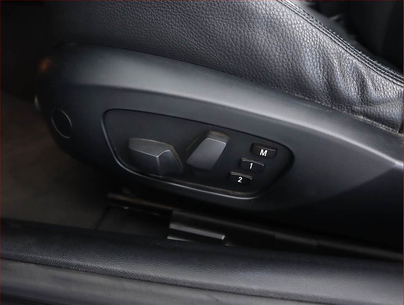 BMW Řada 3 (2007) 325 i, Navi, Xenony, Tempomat - fotka 17 z 21