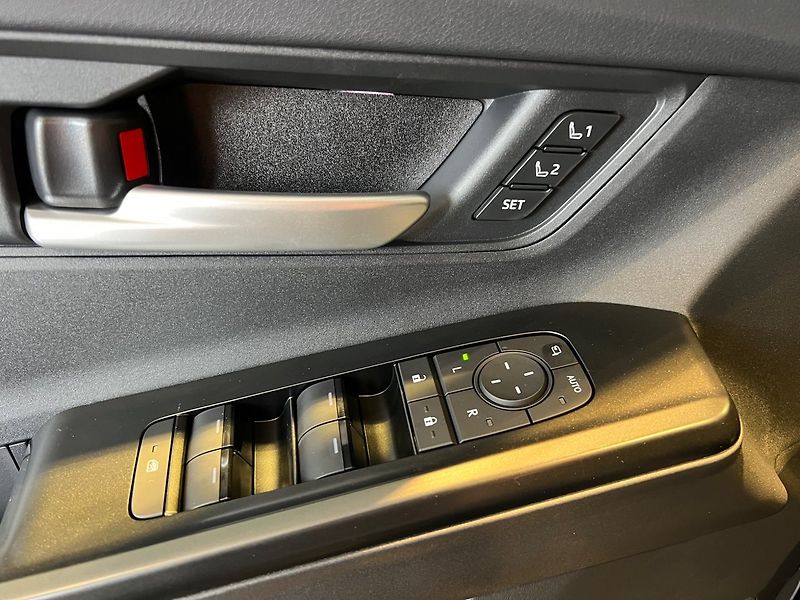 Subaru E-Outback 74.7 kWh AWD Touring H/K Pano - fotka 14 z 17
