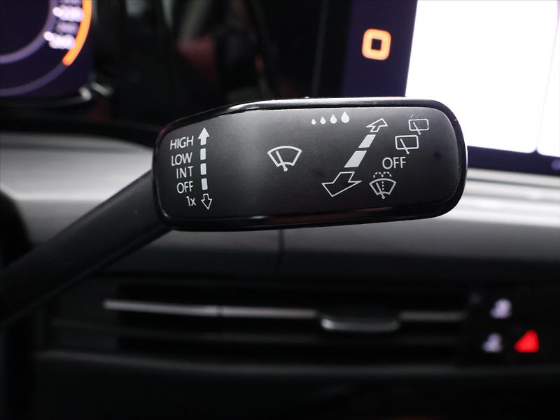 Volkswagen Golf 2,0 TDI 110kW Style - fotka 17 z 29