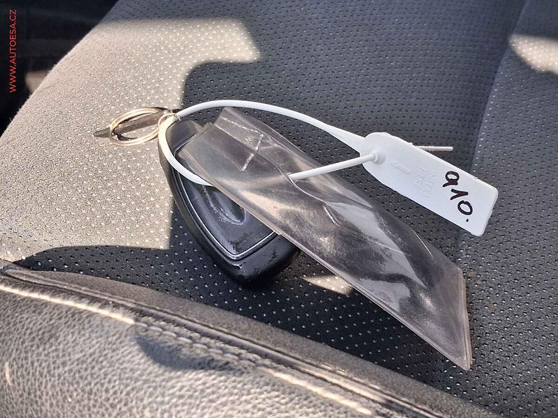 Ford Mondeo (2008) 2.0TDCi, Xenon - fotka 17 z 17