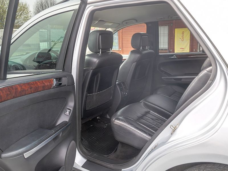 Mercedes-Benz Třídy M (2006) 350D 165KW 4Matic – KŮŽE - fotka 31 z 40