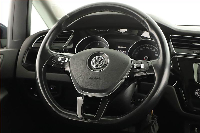Volkswagen Touran (2016) 1.6 TDI, Automat, Serv.kniha - fotka 8 z 17