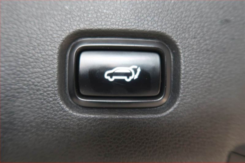 Kia Sportage (2022) 1.6 T-GDI MHEV - fotka 16 z 20