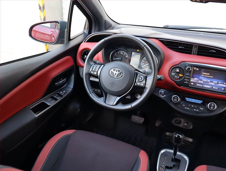 Toyota Yaris (2018) 1.5 Dual VVT-i, Automat - fotka 7 z 22