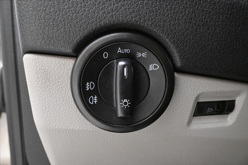 Volkswagen Transporter 2,0 TDI 110 kW 8míst Long Nezá - fotka 24 z 29