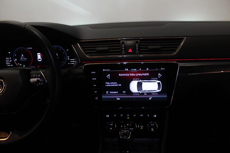 Škoda Superb (2022) 2.0TDI DSG Style Display LED - fotka 25 z 32