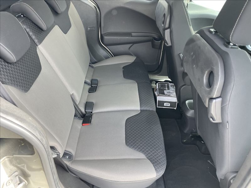 Ford Tourneo Connect 1,5 TDCi Trend Klima bez koroz - fotka 12 z 33