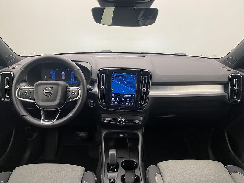 Volvo XC40 B4 CORE AUT  - fotka 2 z 49