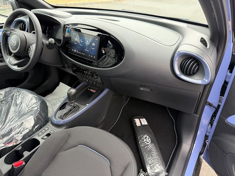 Toyota Aygo 1.5HEV Style Smart - fotka 7 z 9