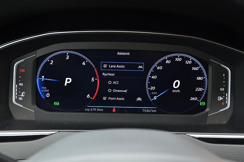 Volkswagen Passat (2021) 2.0 TDi DSG / 77.300km / 1.MAJ - fotka 33 z 42