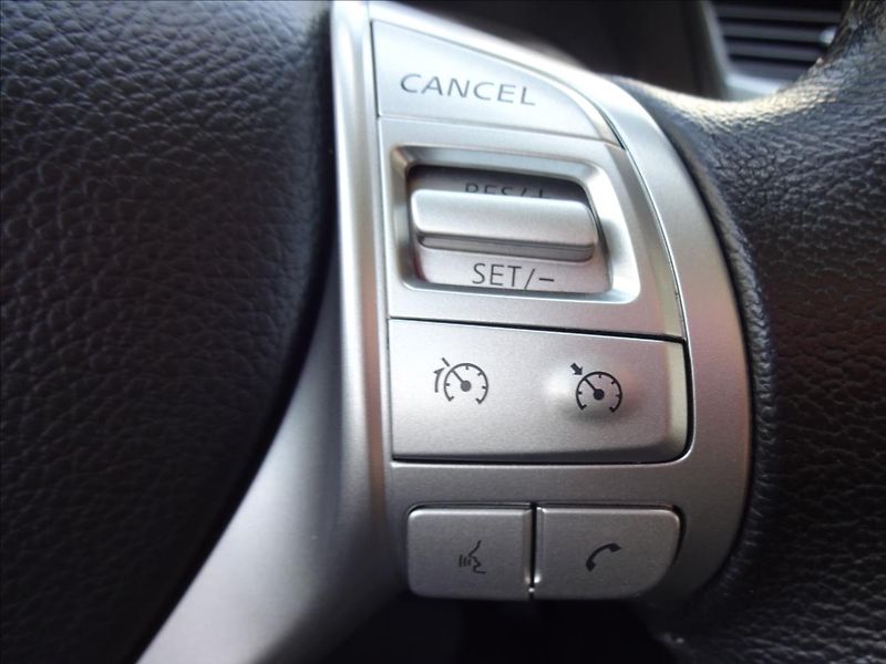 Nissan Navara 2,3 dCi 140 kW 4x4 Automat - fotka 44 z 60