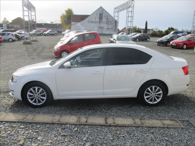 Škoda Octavia 1,6 TDI, DSG,tažné,serv.kniha, - fotka 8 z 44