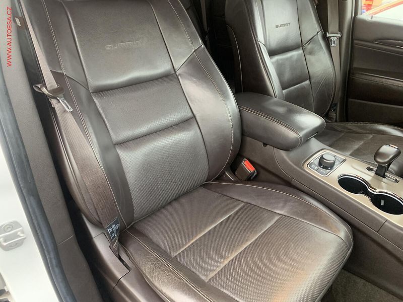 Jeep Grand Cherokee (2013) 3.0 CRD 4x4, AT, navi, kamera - fotka 12 z 21