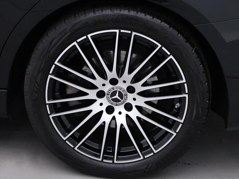 Mercedes-Benz Třídy C 2.0 220d 147kW AMG-Line - fotka 23 z 30
