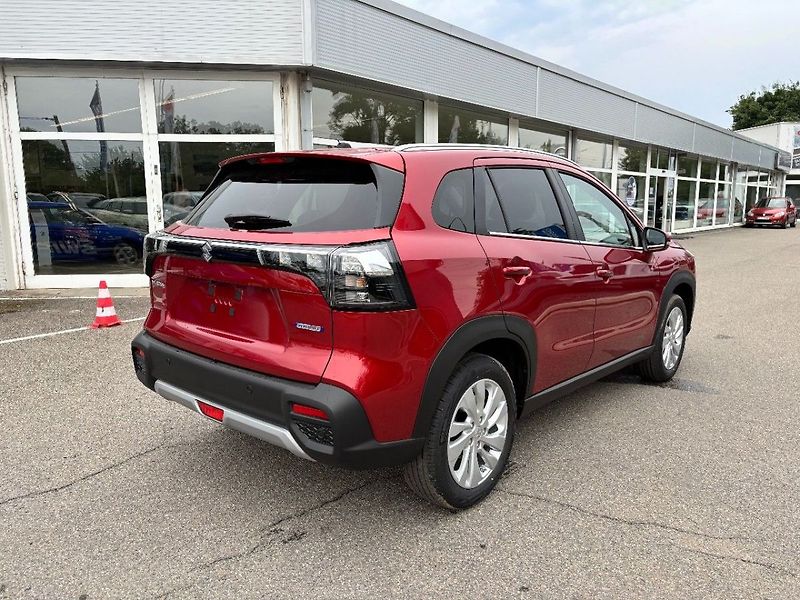 Suzuki S-Cross 4x4 automat Premium - fotka 7 z 11