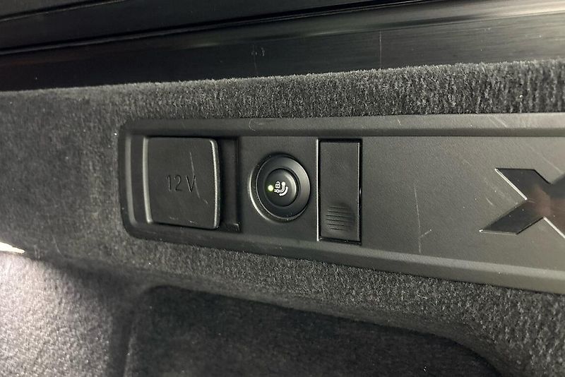 BMW X5 xDrive40d - fotka 11 z 27