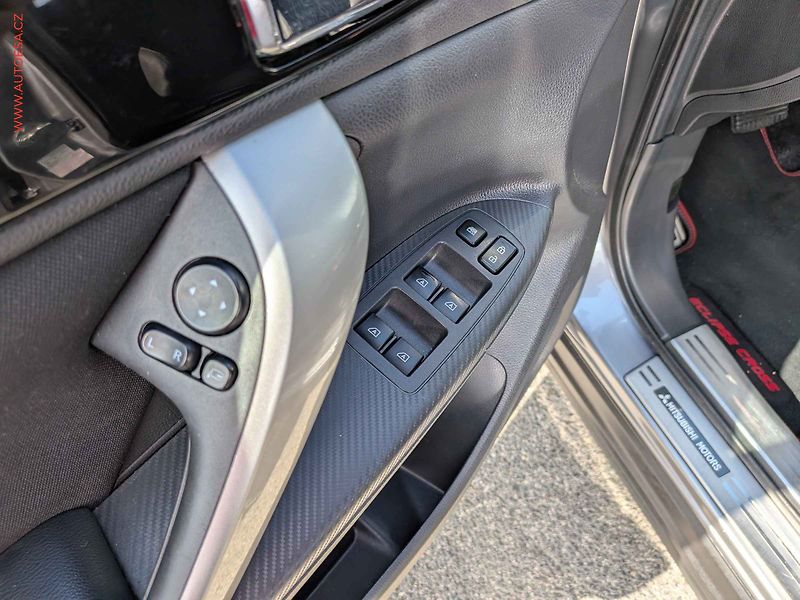 Mitsubishi Eclipse Cross (2021) 1.5 T-MIVEC, 2.maj,ČR - fotka 9 z 19