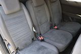 Volkswagen Touran 2.0TDI DSG 110kW - náhled 45