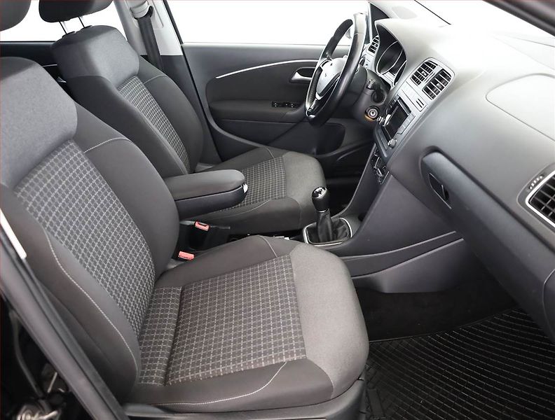 Volkswagen Polo (2014) 1.2 TSI - fotka 7 z 11