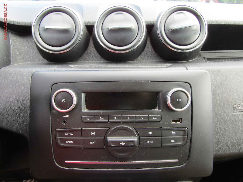Dacia Duster (2019) 1.6i, AC, temp, tažné - fotka 12 z 16
