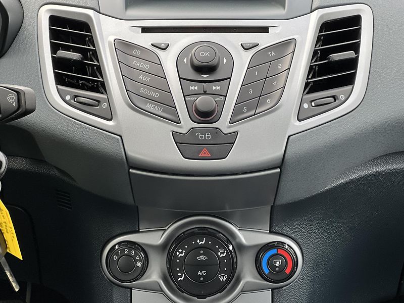 Ford Fiesta 1.25i KLIMA ALU KOUPENO V ČR - fotka 17 z 34
