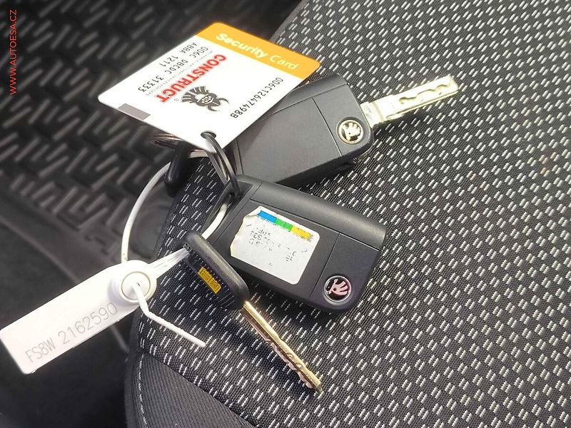 Škoda Octavia (2015) 1.6TDi, ČR, AC, park.čidla - fotka 17 z 17